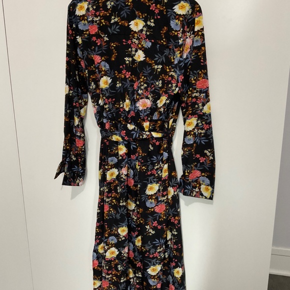 NWOT floral wrap style dress - Picture 9 of 10
